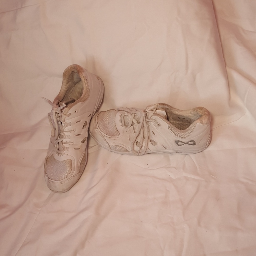 N'finity Defiance Cheer Shoes